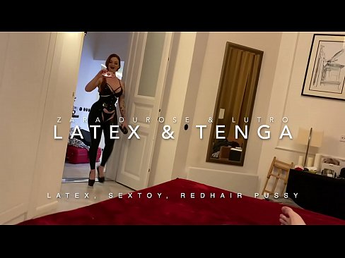❤️ Dada wa kambo mwenye kichwa chekundu akiwa amevalia vazi la latex alilobanwa na kaka wa kambo kwetu ❌❤
